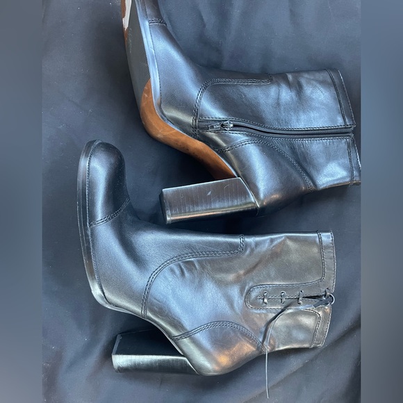 New Nine West Bredeo Leather Inside Zipper Tie Detail Hi Heel Ankle Boot 10M 10 - Picture 8 of 14